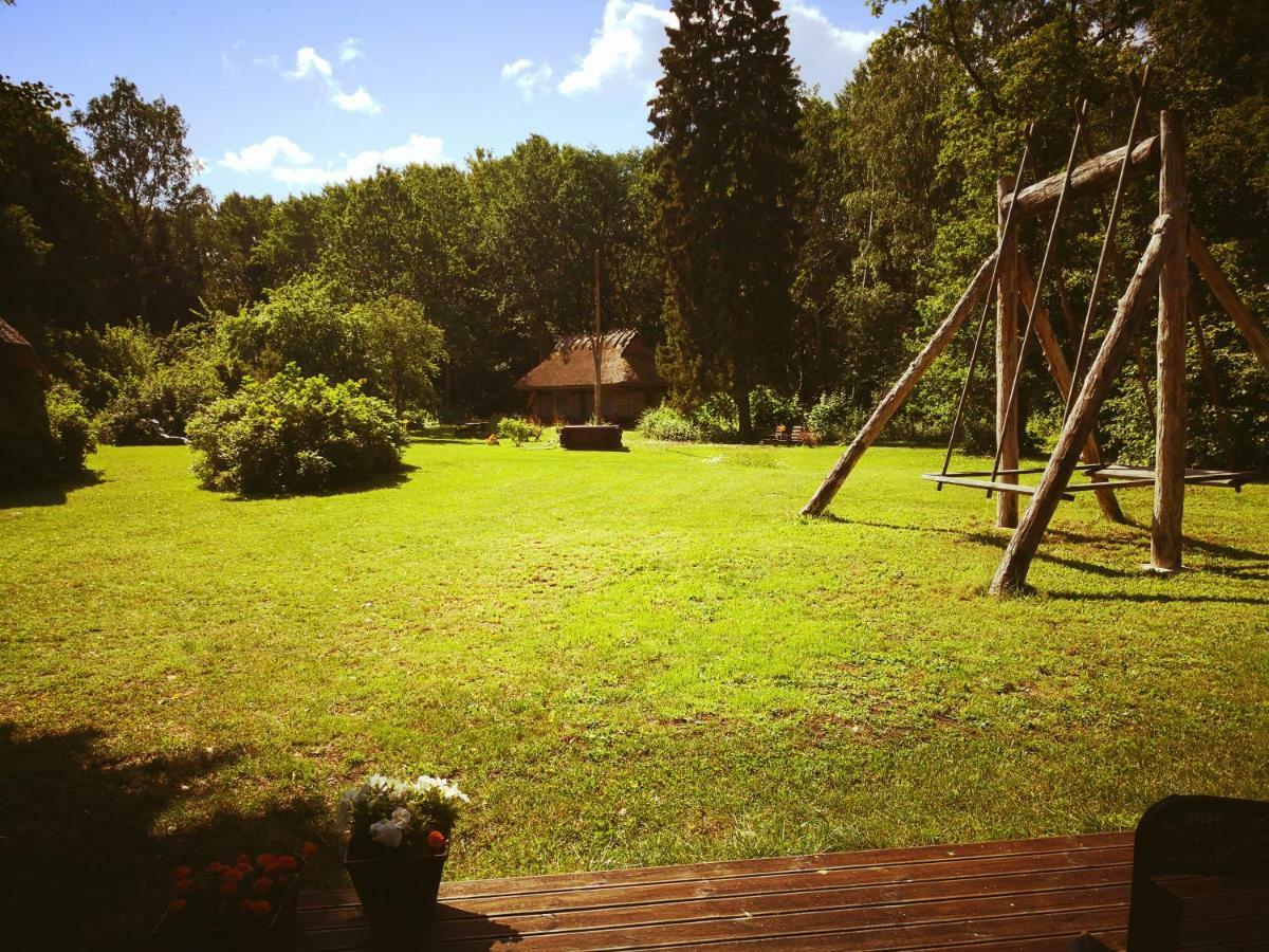 Hotel Kotka Farm à Saarekula Extérieur photo
